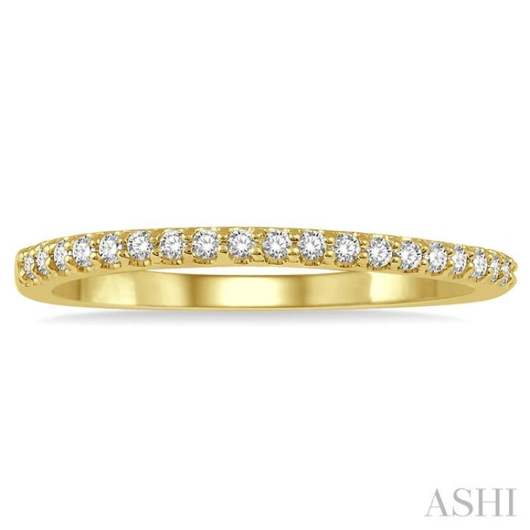 1/6 Ctw Round Cut Diamond Wedding Band in 14K Yellow Gold