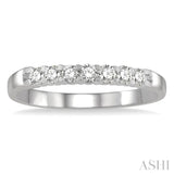 1/4 Ctw 7 Stone Round Cut Diamond Wedding Band in Platinum