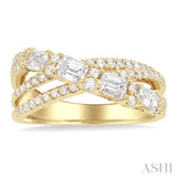 1 1/4 Ctw Emerald and Round Cut Diamond Split Crossover Fashion Ring in 14K Yellow Gold