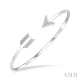 1/20 Ctw Circular Open Arrow Round Cut Diamond Cuff Bangle in Sterling Silver
