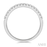 1/4 Ctw Round Cut Diamond Wedding Band in 14K White Gold