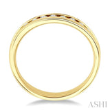 1/4 Ctw Round Cut Diamond Wedding Band in 14K Yellow Gold