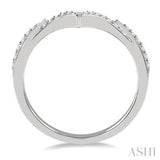 1/6 Ctw V-Shape Center Round Cut Diamond Wedding Band in 14K White Gold