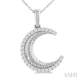 1/5 Ctw Spiral Textured Crescent Moon Round Cut Diamond Pirouette Fashion Pendant With Chain in 14K White Gold
