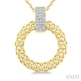 1/8 Ctw Cable Chain Inspired Bold Weave Circle Round Cut Diamond Pendant With Chain in Yellow Gold Vermeil