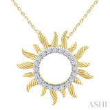 1/4 Ctw Textured Sunburst Round Cut Diamond Pirouette Fashion Pendant With Chain in 14K Yellow Gold