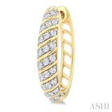1/2 ctw Ribbed Swirl Round Cut Diamond Fashion Hoop Earring in 14K Yellow Gold