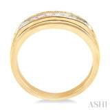 1/8 ctw Round Cut Diamond Women's Ring in 14K Yellow Gold