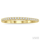 1/6 ctw Round Cut Diamond Wedding Band in 14K Yellow Gold